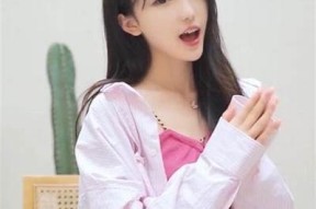诱人红草莓的抖音短视频，甜蜜水果带来美好时光